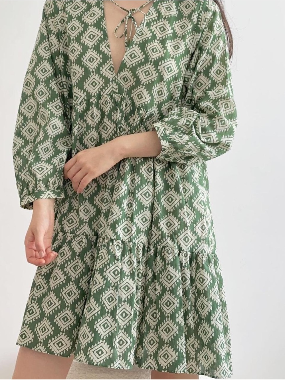 Zara Green Geometric V-Neck Tiered Mini Dress